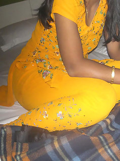 Horny Indian Babe Sangita Boob Show