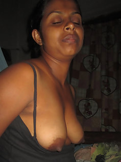 Dark Indian Babe Giving Blowjob To Lover