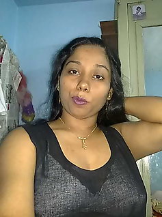 Hot Indian Dusky Aunty Asset Show