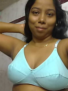 Hot Indian Dusky Aunty Asset Show