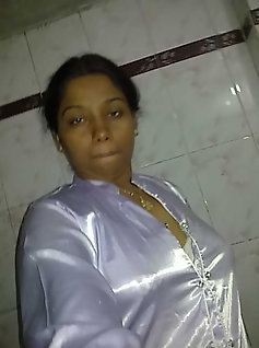 Hot Indian Dusky Aunty Asset Show
