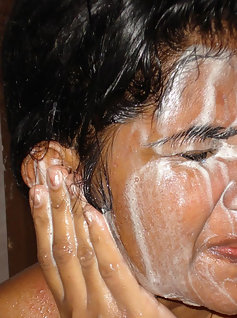 Busty Indian Aunty Nude Bath Pics Leaked