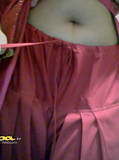 Pakistani Babe Fauzia Showing Panty To Lover