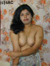 indianwife08.jpg (107192 bytes)