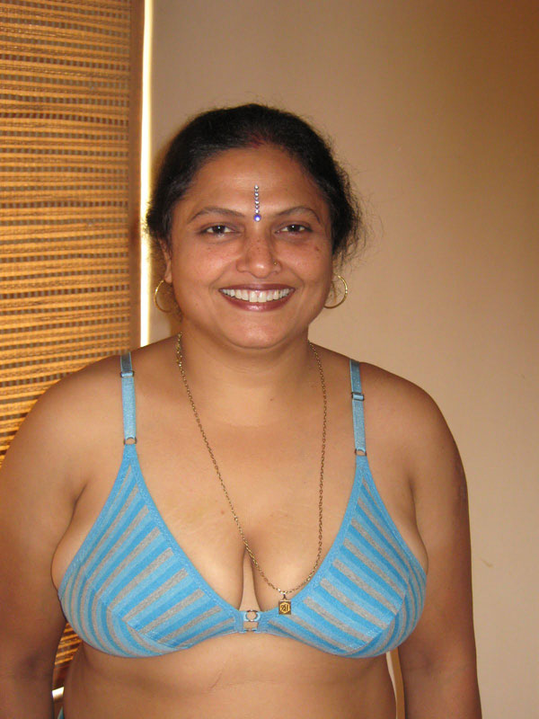 DesiPapa - Bonus Babe Of The Month September 2011 - Shakuntala
